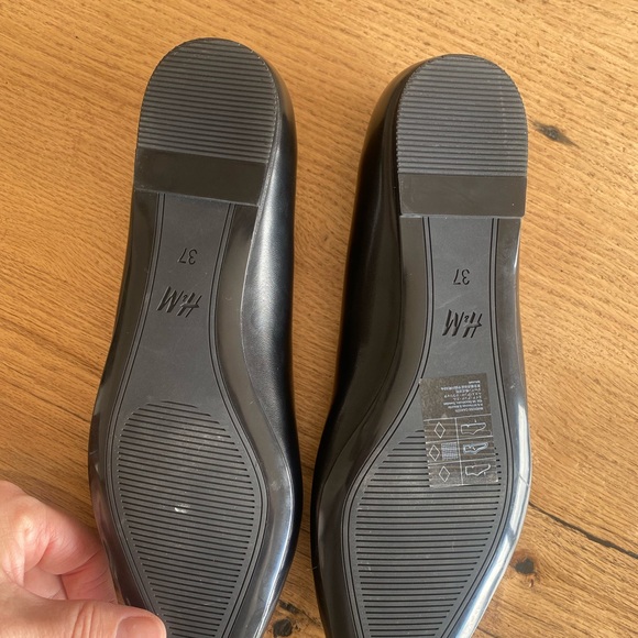 H&M Minimalist Ballet Flats Pointed Toe Sleek‎ Design Black Women’s 7 NWOT - Picture 9 of 9